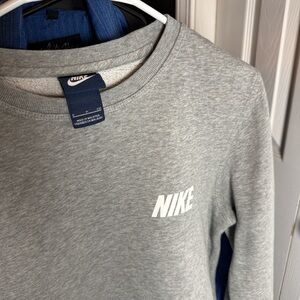 Nike Women’s Heather Gray Crewneck Sweater